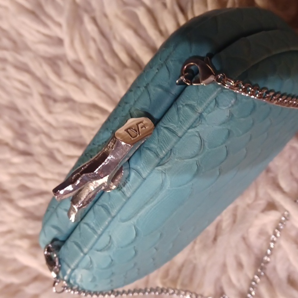 DvF Clutch/ crossbody - Picture 9 of 16
